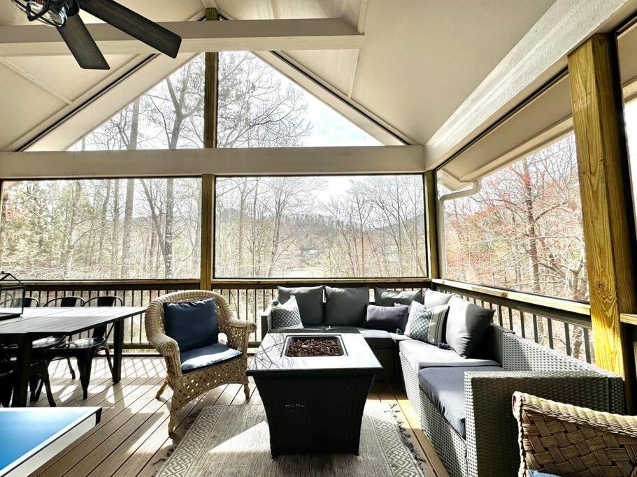 The Cove Retreat- Hot Tub/Screened Porch/Game Room เลกลัวร์ ภายนอก รูปภาพ