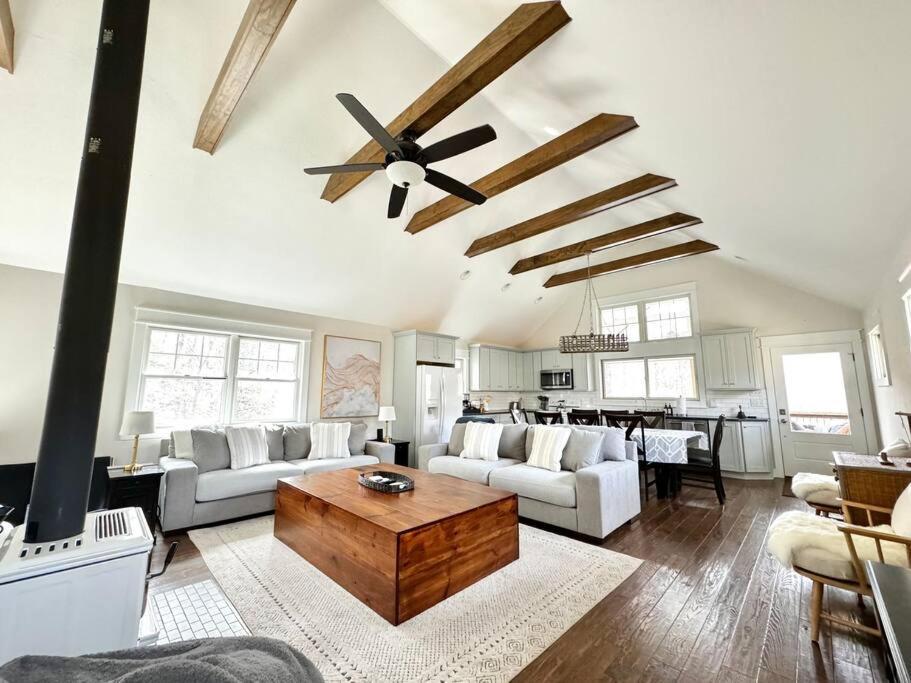 The Cove Retreat- Hot Tub/Screened Porch/Game Room เลกลัวร์ ภายนอก รูปภาพ